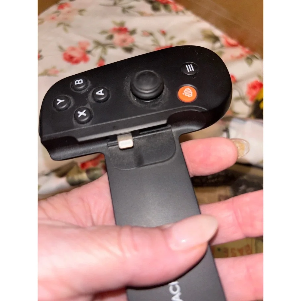 Backbone One Mobile Gaming Controller for iPhone Lightning Black BB-01-B-B